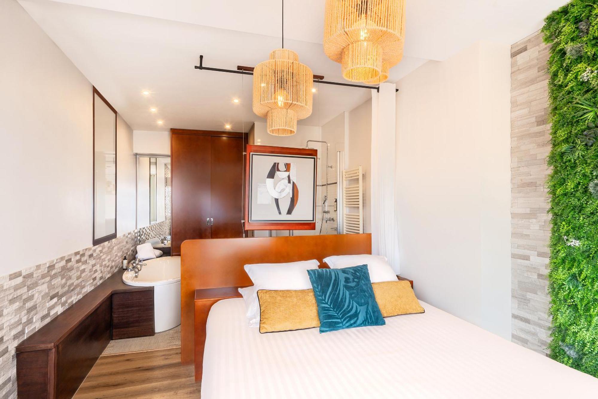 Junior Suite Queen Bed Private Terrace Panoramic Sea View
