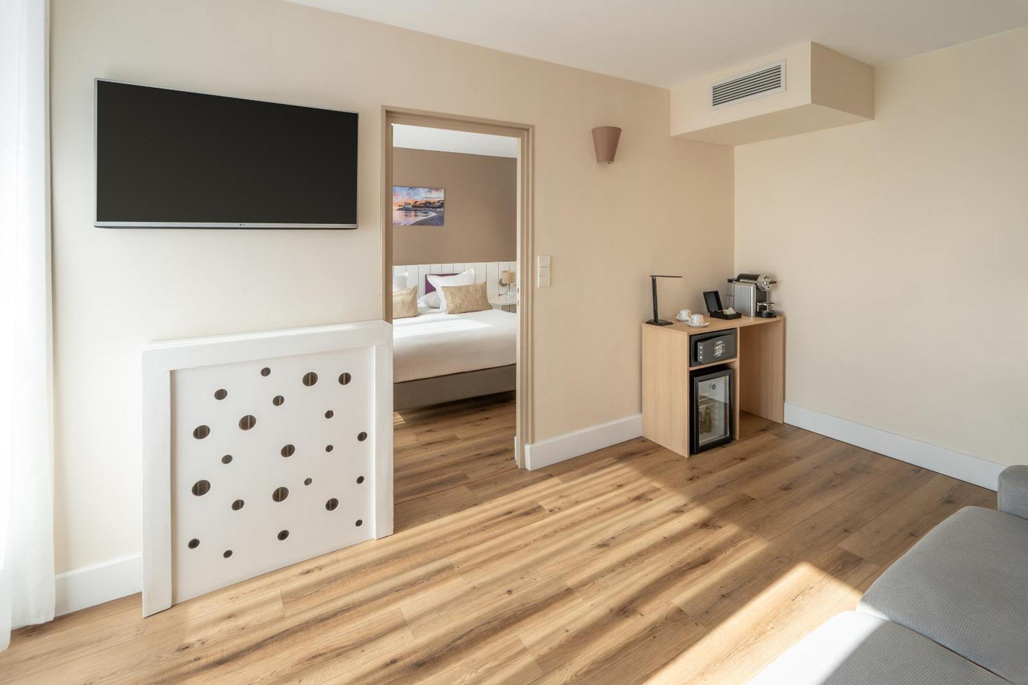 Junior Queen Suite Balcony