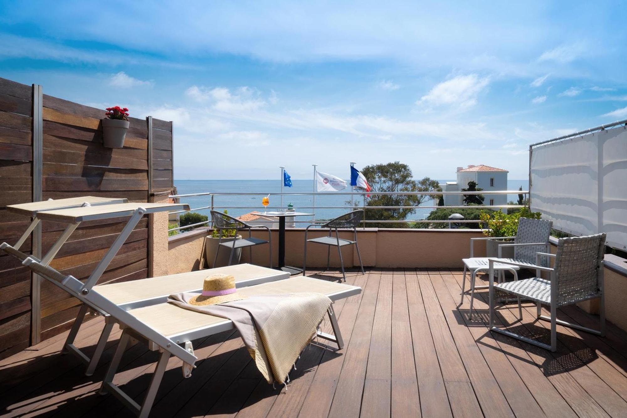 Junior Suite Queen Bed Private Terrace Panoramic Sea View