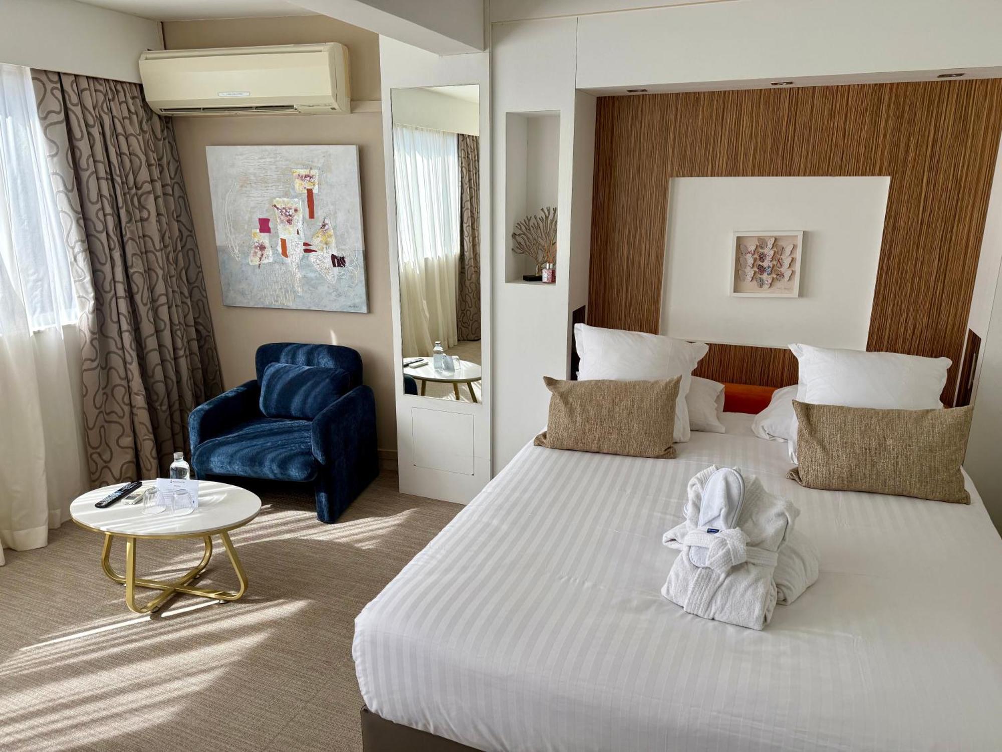 Superior Queen Room Sofa Bed Sea View